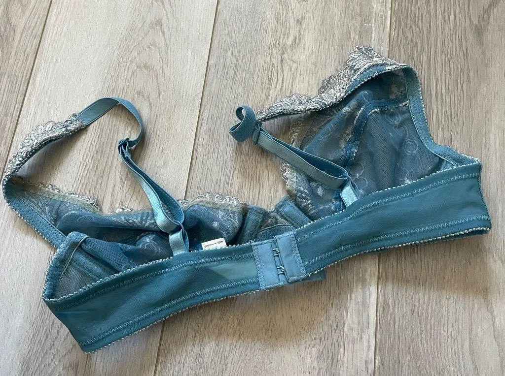 Fredericks of Hollywood Floral Bra plunge underwired womens Blue size 32B sheer - Image 2