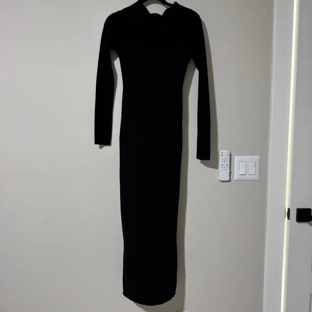 Petal & Pup Archie Off the Shoulder Midi Dress - Image 4