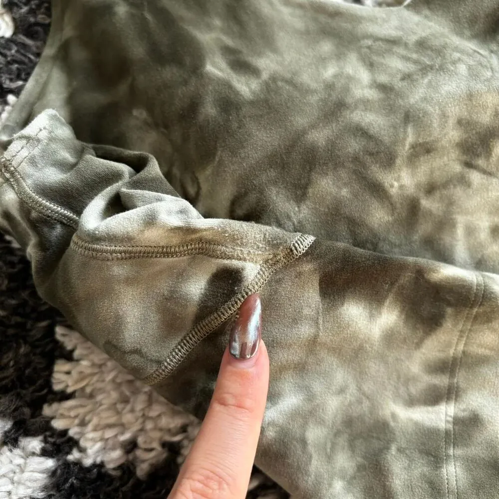 Lululemon Women's Black and Green Vest - Image 4