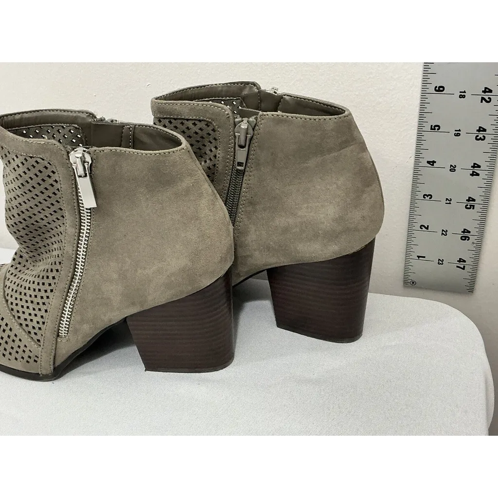 Womans Bar III Penny Size 8 Taupe Suede Zip Vented Block Heel Ankle Boots - Image 4