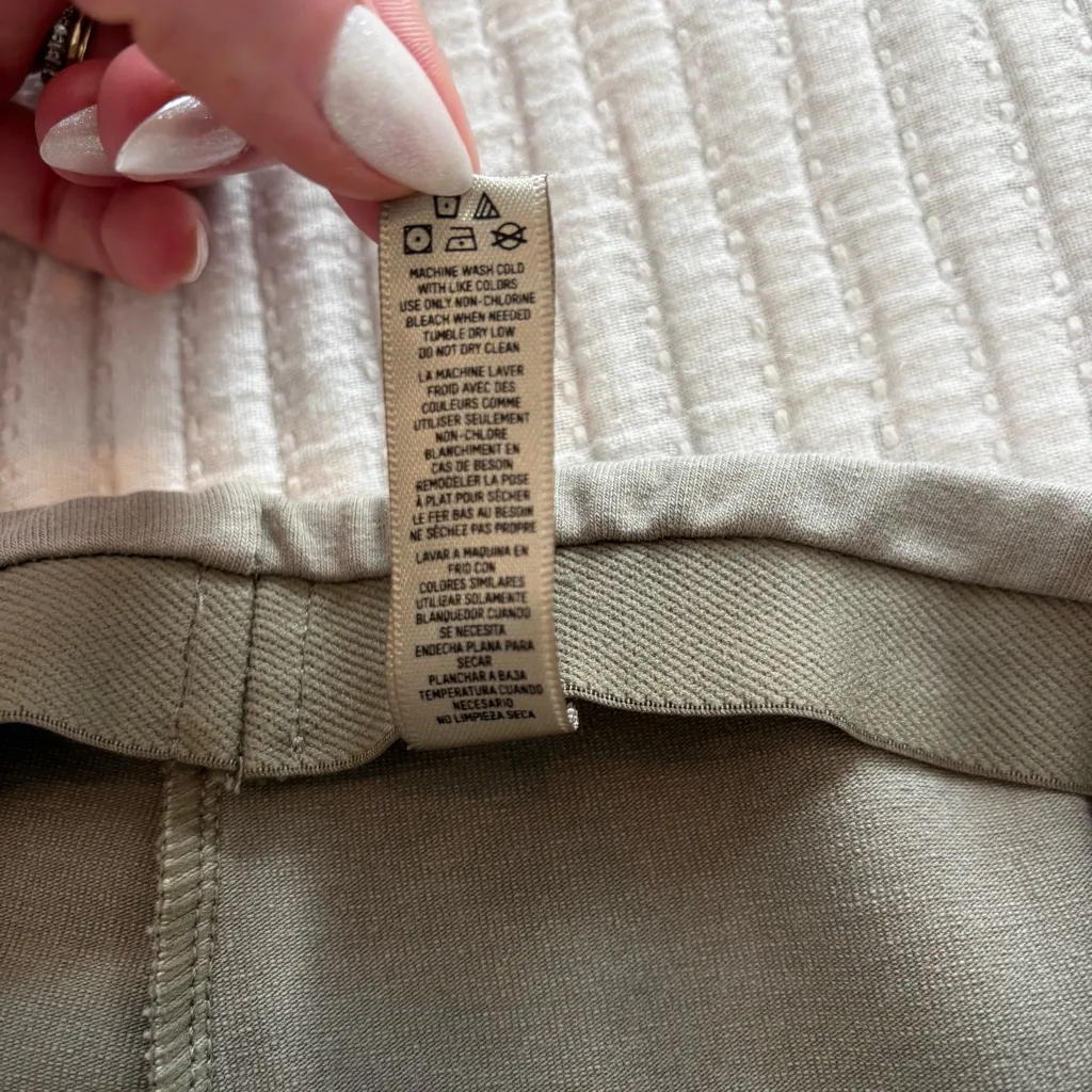 SKIMS Outdoor Collection Smoothing High Rise Leggings Green Women's Size Small - Image 9