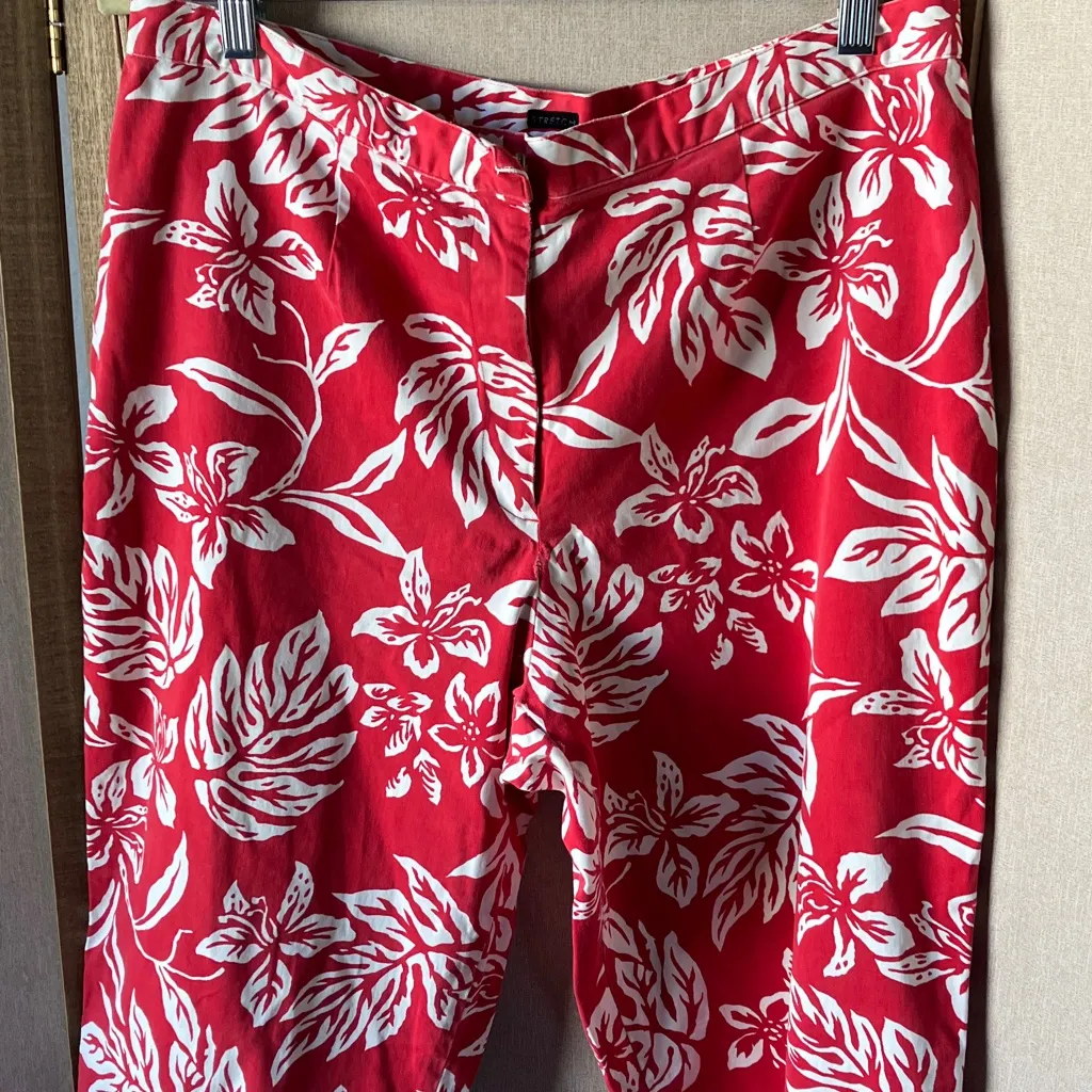 Avenue  Crimson Abstract Print cropped slacks 16 - Image 3