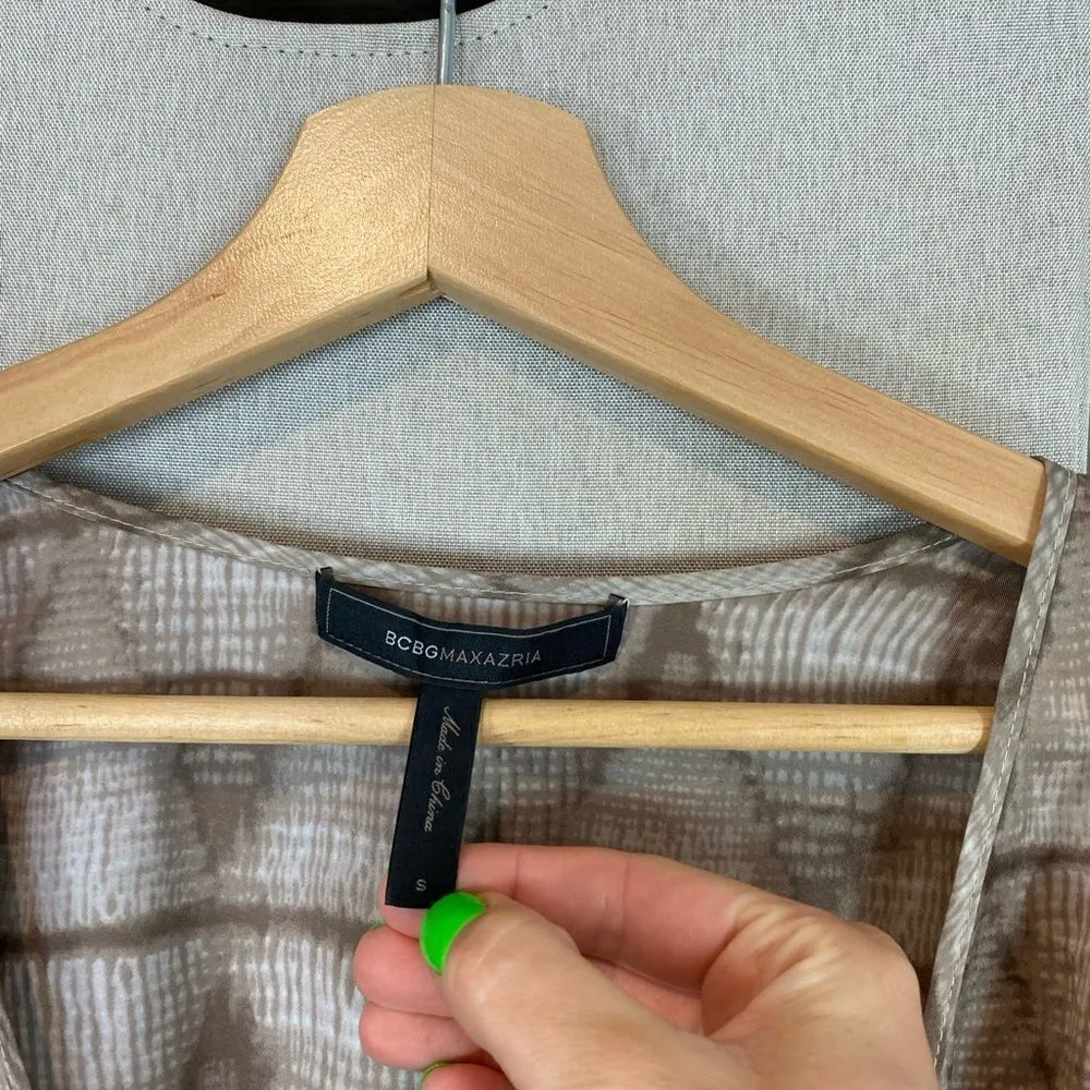 Satin flutter sleeve wrap dress tie dye BCBG - Image 3