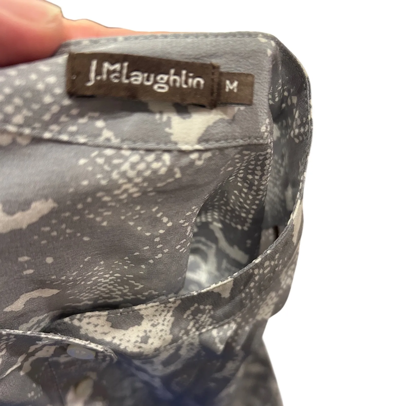 J. McLaughlin Gray‎ Snakeskin Print Pleated Button Down Long Sleeve Blouse - Image 4