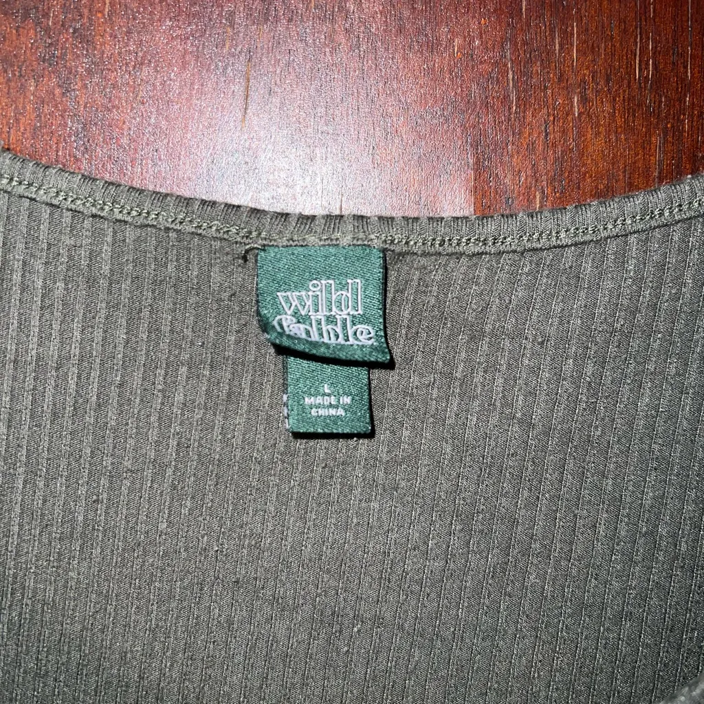 Wild Fable Green Short Sleeve Tee Women’s Large - Image 3