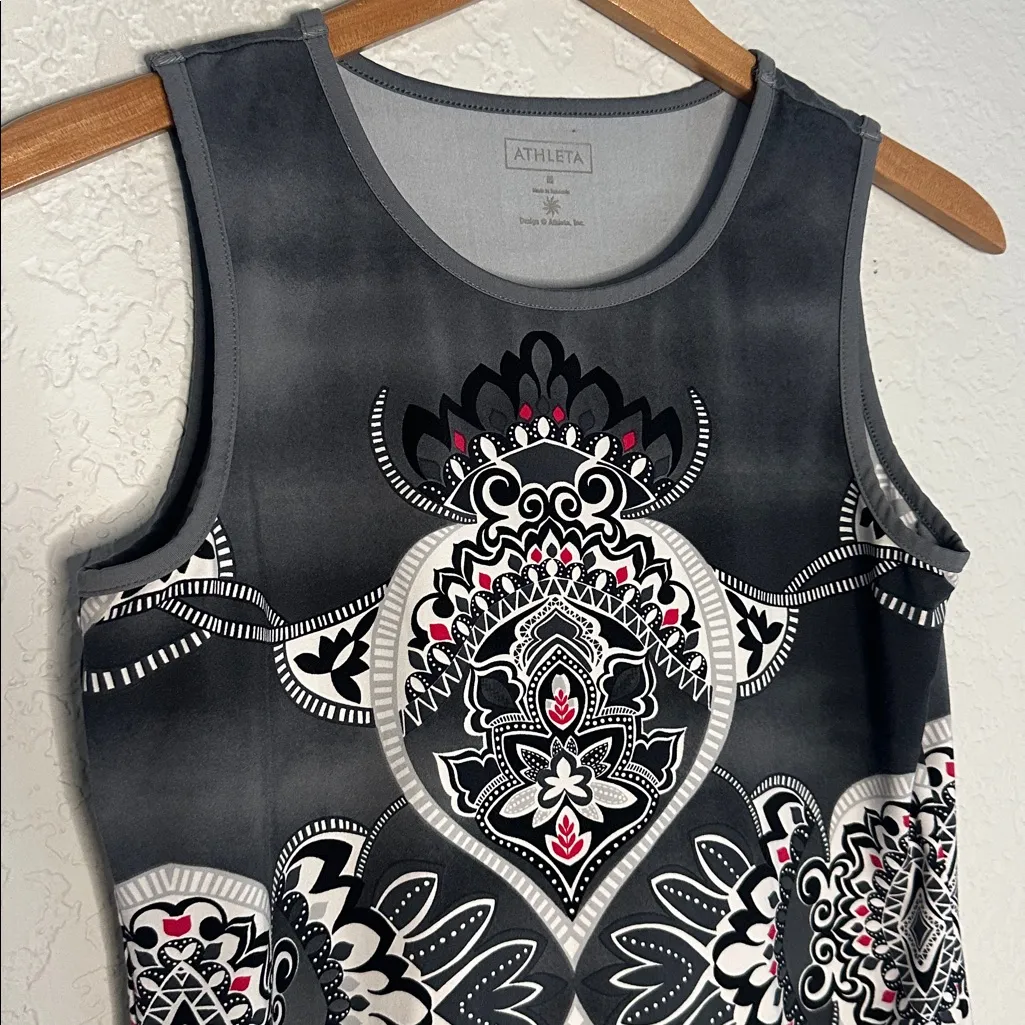 Athleta Mandala Black White Print Athletic Muscle Tank Top Medium - Image 2