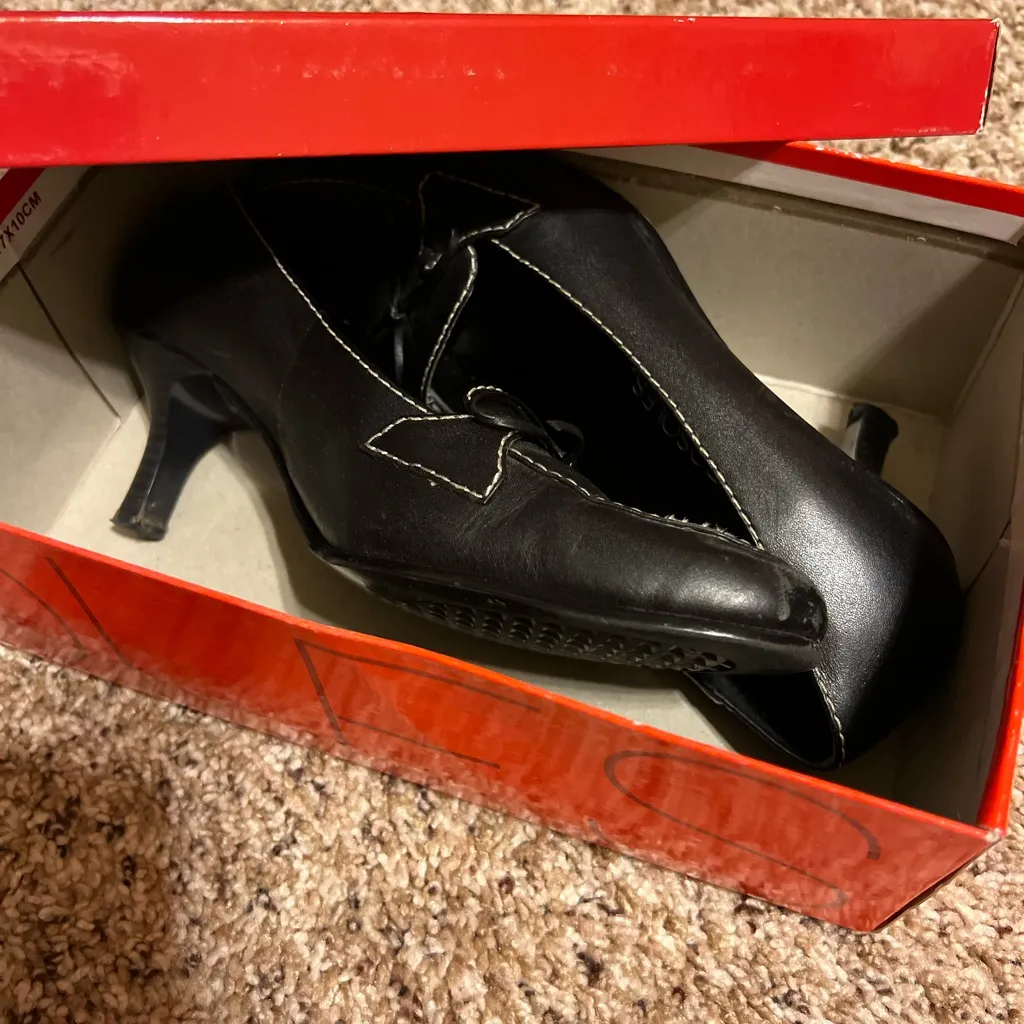 ❤️ Tie loafers with 1 1/2” heel - Image 7