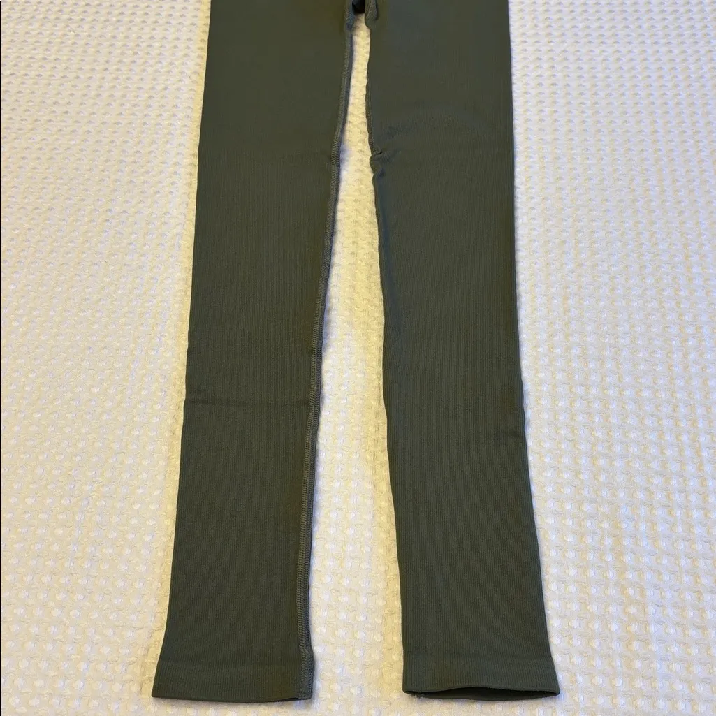 NEW! Free People Movement Dark Olive Sage Forest Green Ribbed Leggings Size XS/S - Image 9