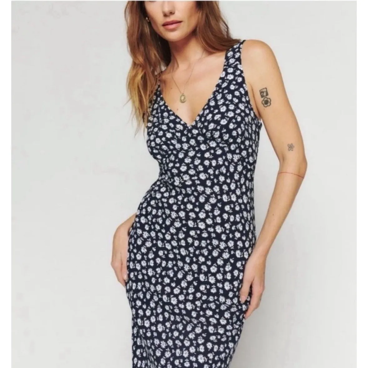 Reformation Beauden Midi Dress Navy Floral Medium Lightweight Cocktail Wedding - Image 4