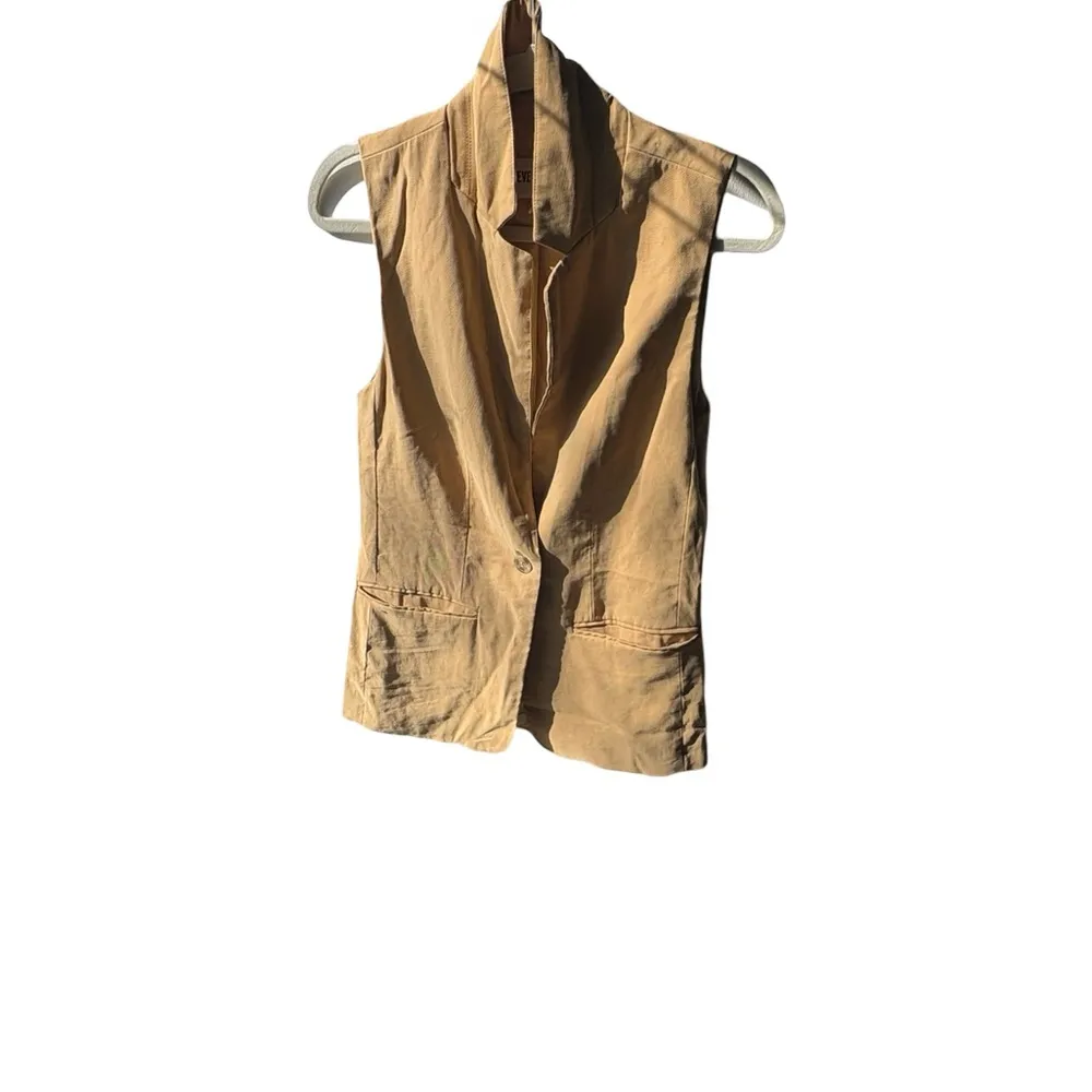 Steve Madden Tan Sleeveless Vest with Collar - Image 2