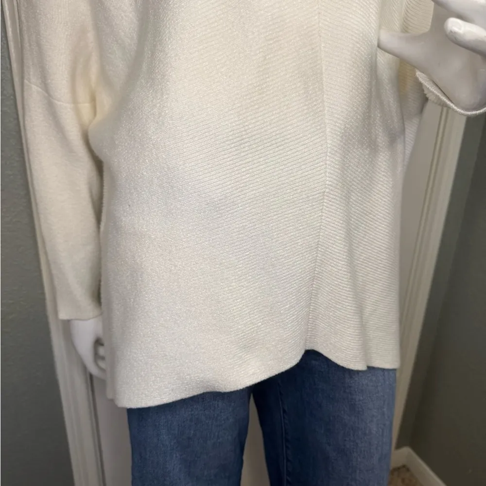 Curvy Cream Turtle neck sweater size extra small oversized. - Image 8