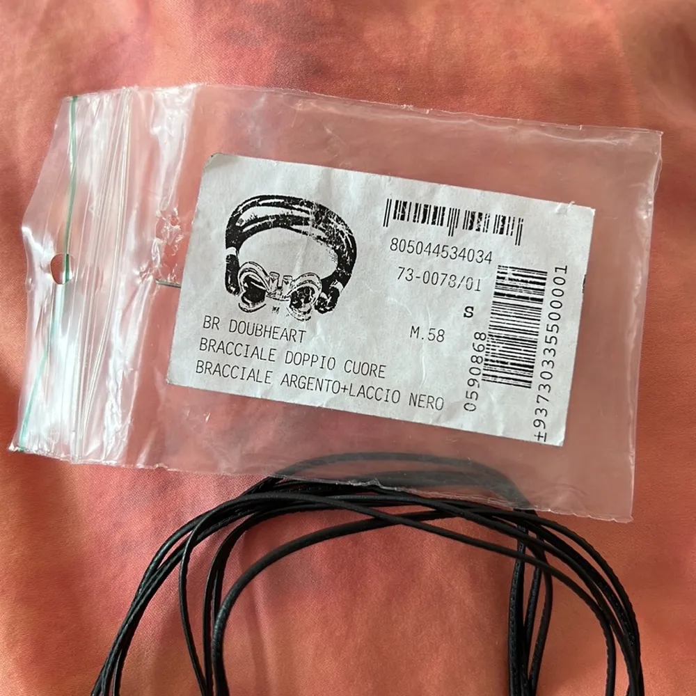 New Ferragamo double wrap leather corded double heart bracelet - Image 3