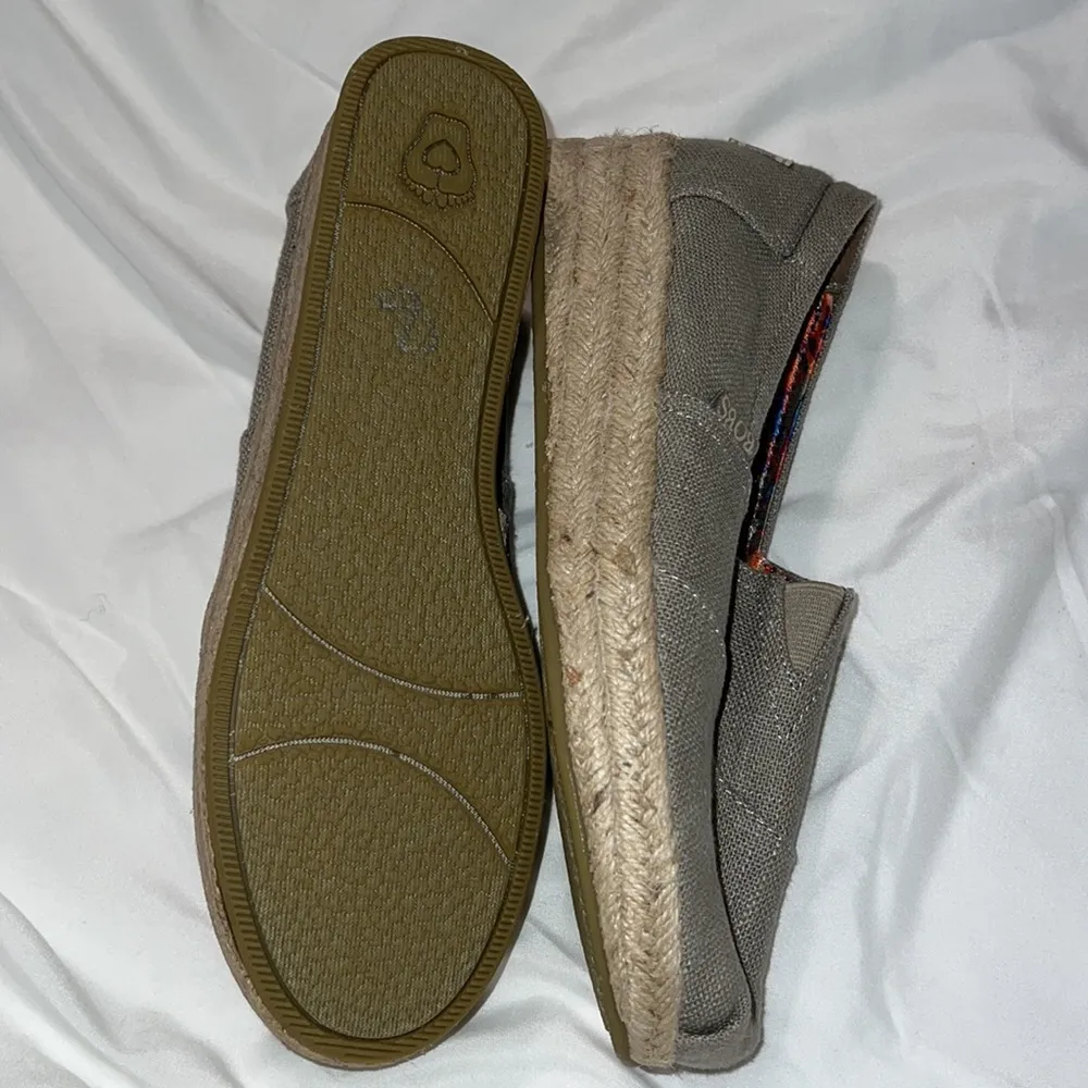 BOBS from Skechers memory foam size US 8 ladies arch pillow slip ons shiny gray - Image 7