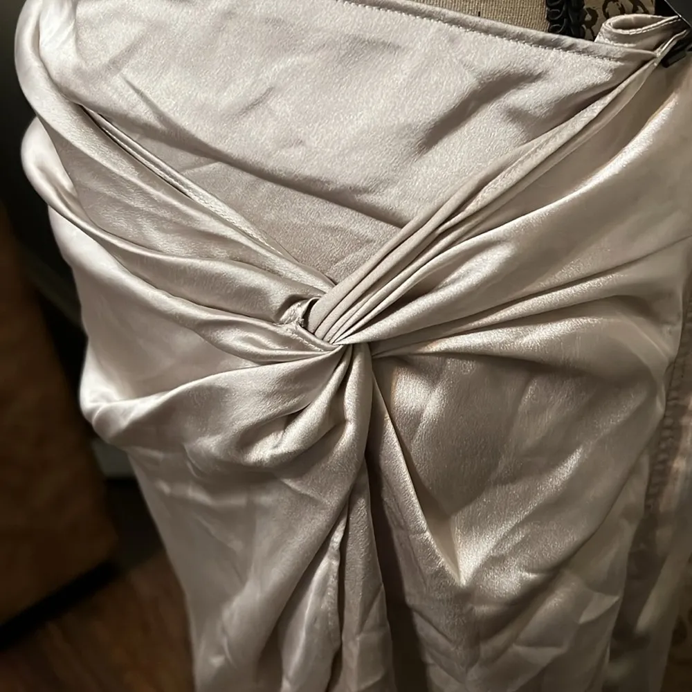 74- NWT  Knotted Elevated Satin Midi Skirt  sz XL GOLDEN TONE - Image 15