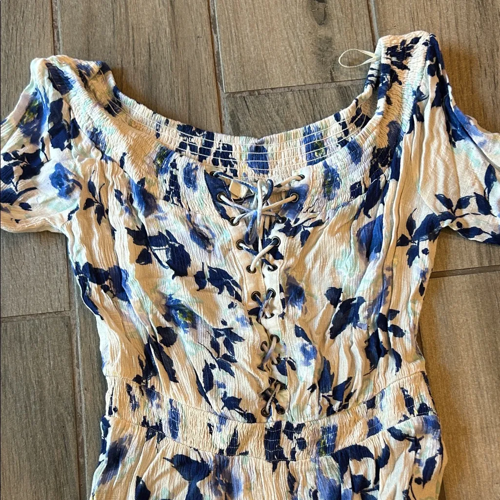 En Creme Floral Blue and Cream Romper - Image 3