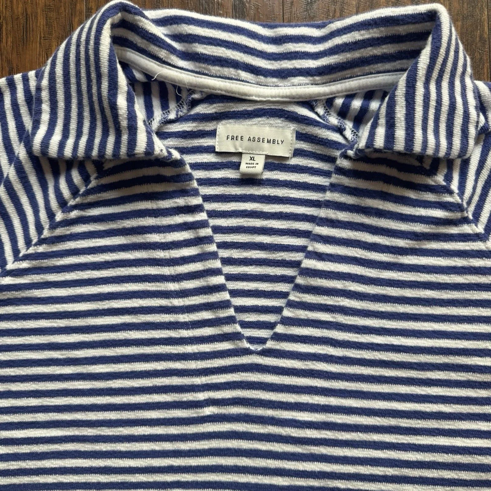 Free Assembly Shirt Womens Size XL Blue White Striped Terry V Neck Collar - Image 2