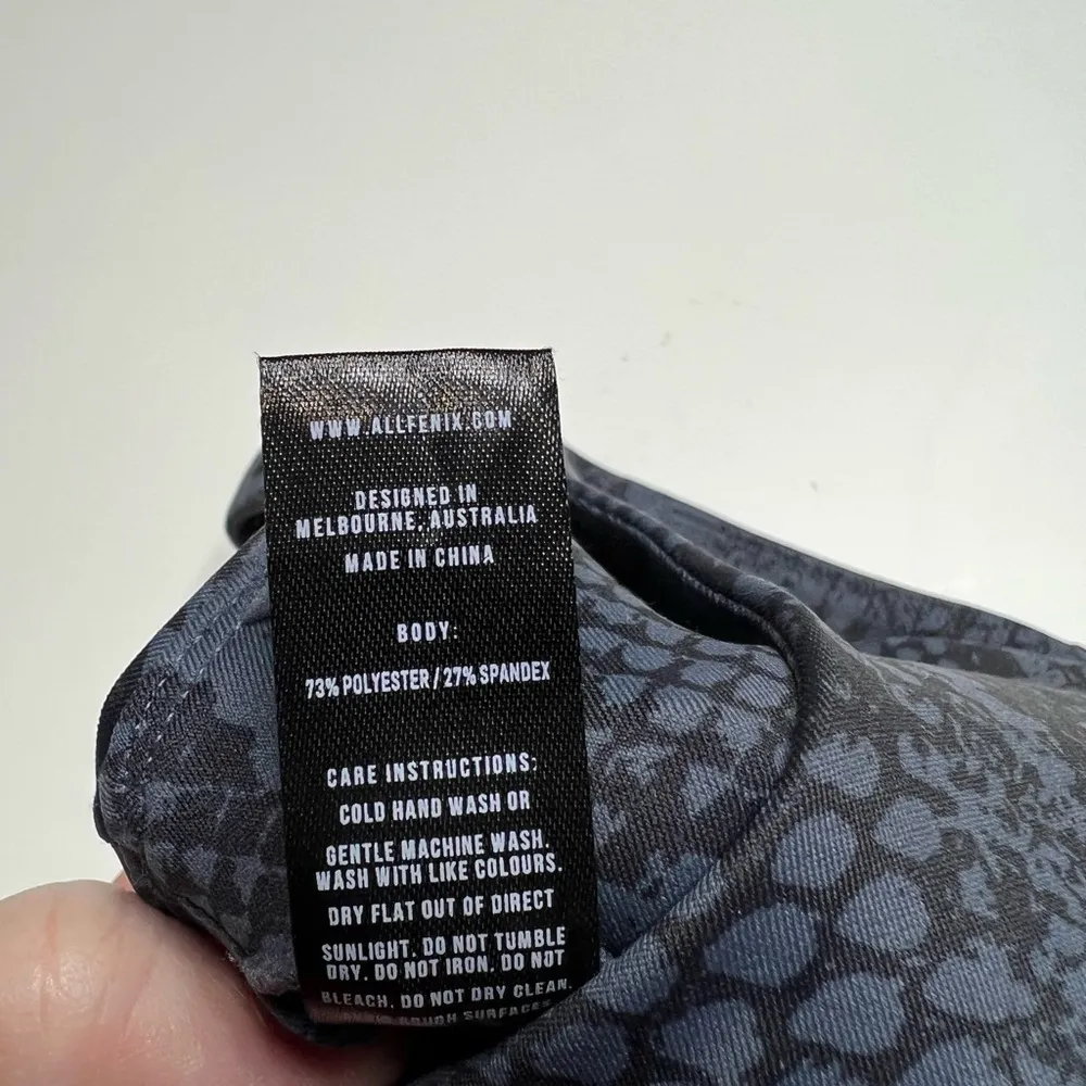 Anthropologie allfenix snake skin print sports bra small - Image 8