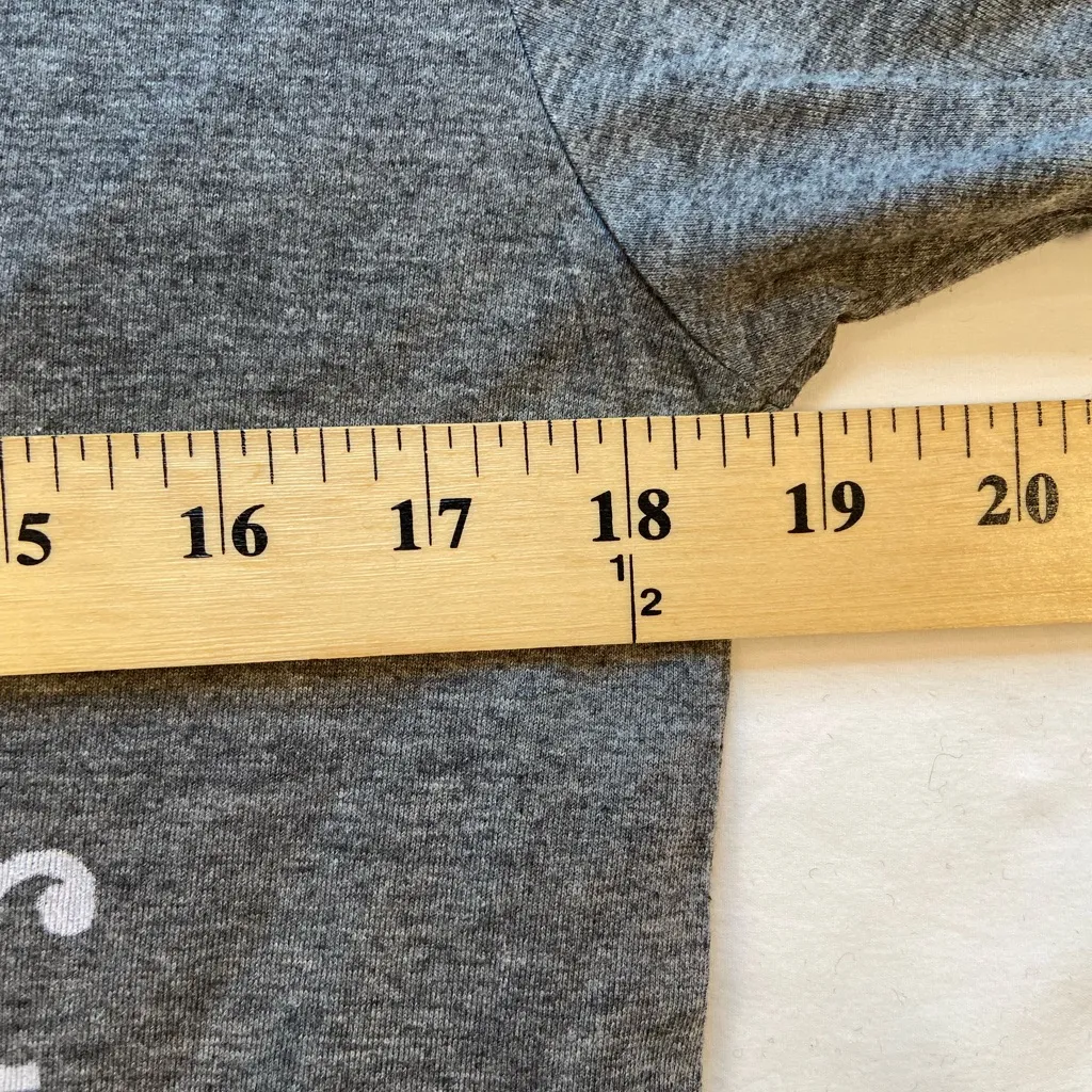 The‎ Office Tee Shirt Bears. Beets. Battlestar Gallactica. Size Medium Gray - Image 6