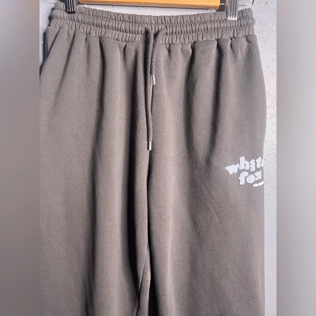 WHITE FOX BOUTIQUE 4th Edition Sweatpants in size Small. - Image 6