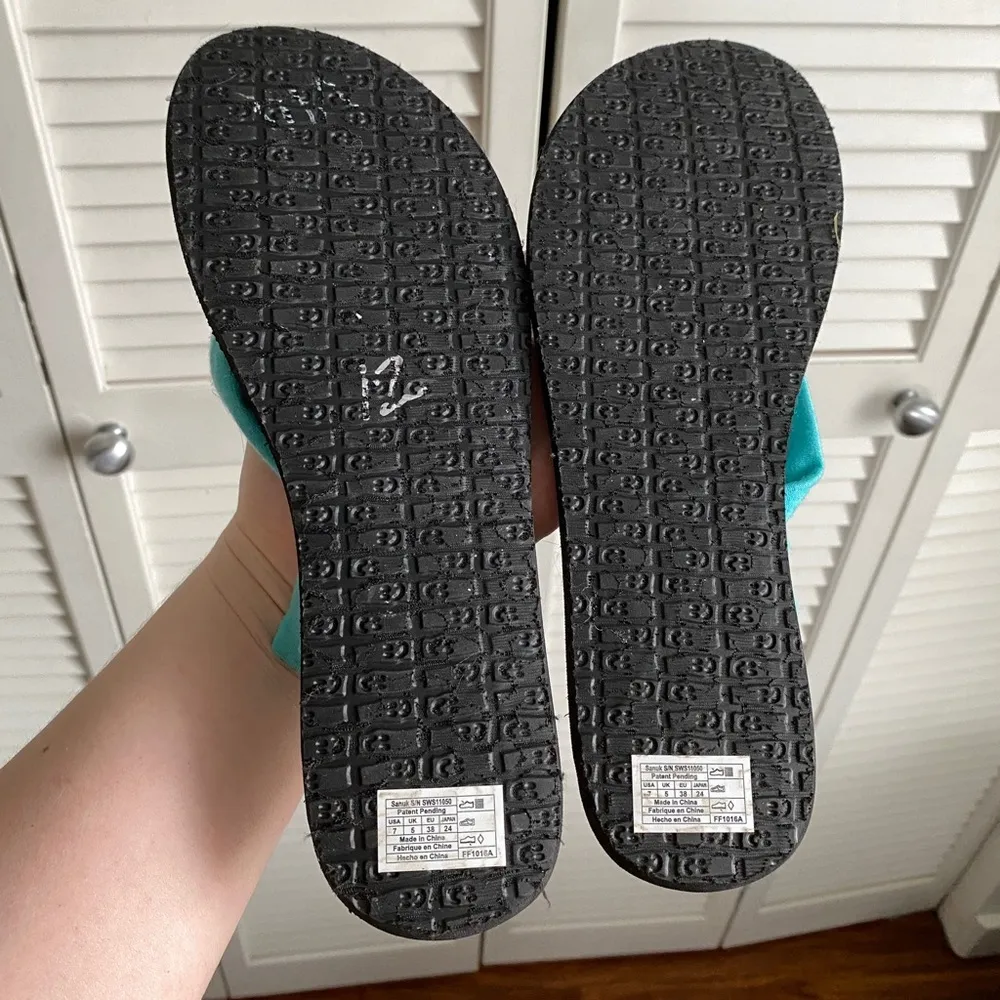 Sanuk Yoga Mat triangle Sandals Turquoise Women’s 7 like new - Image 6