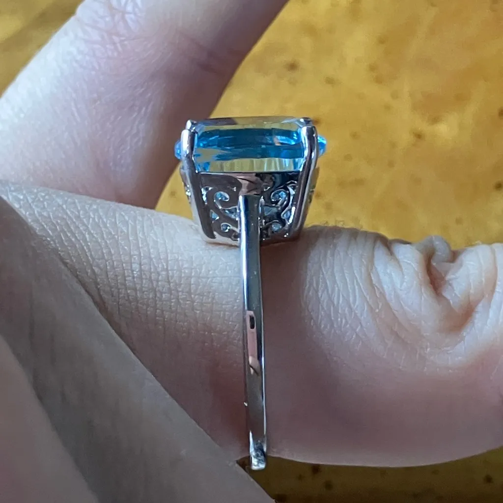 Sky Blue Topaz Sterling Silver Solitaire Ring Size 8 - Image 3