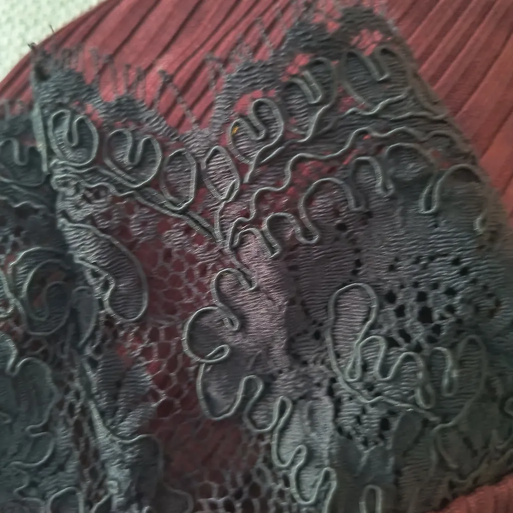 3.1 Phillip Lim Women's Burgundy Black Silk Lace Trim Ribbed Long Sleeve Top L - Image 7