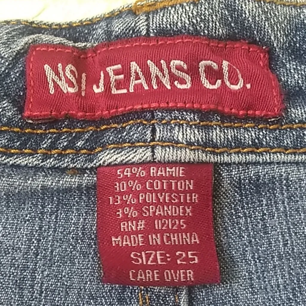 FINAL MARKDOWN Junior's plus NSI Jeans Co. Embroidered Capris 25 x 23 Size undefined - Image 6