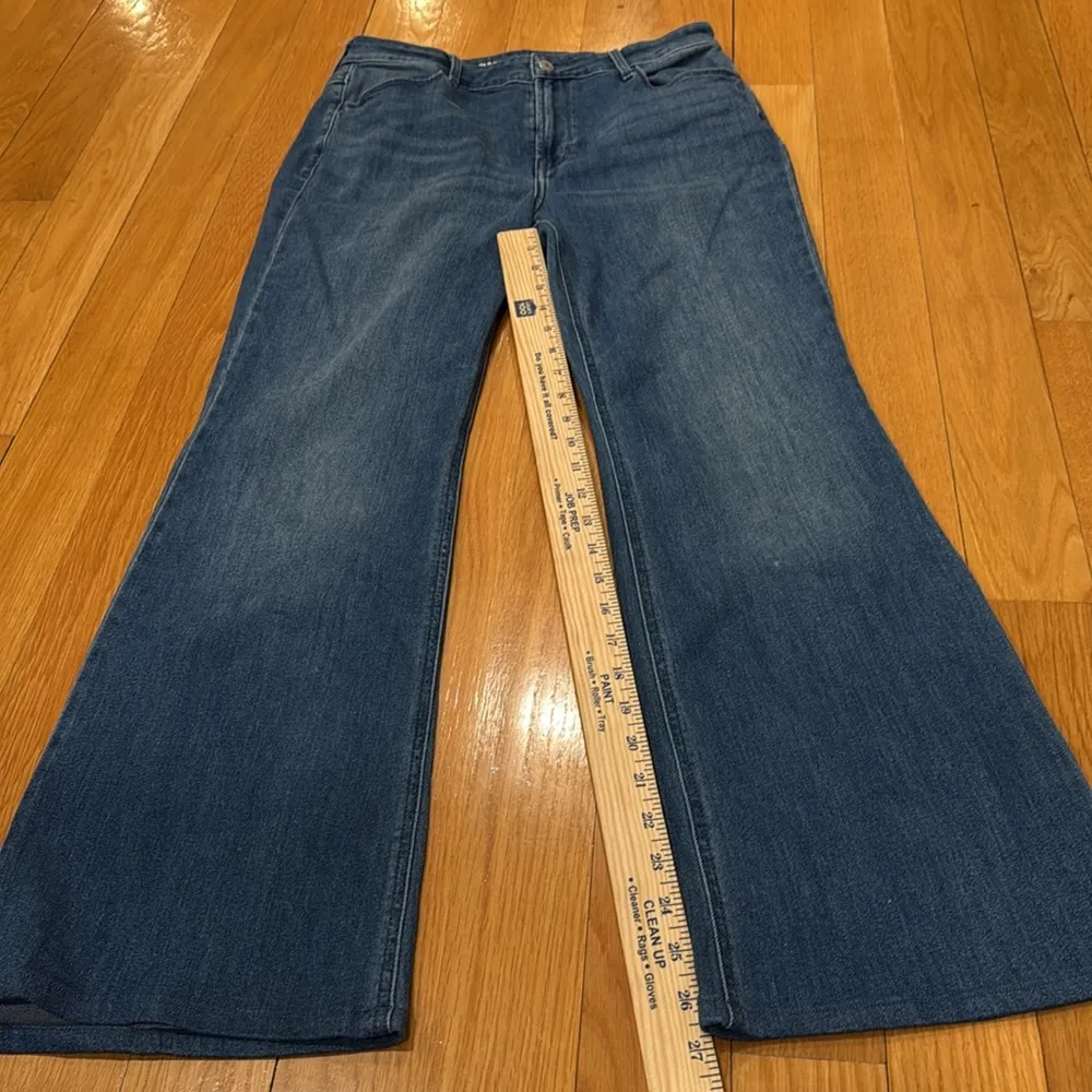 Old Navy women’s  high rise wow flare size 10 . - Image 5