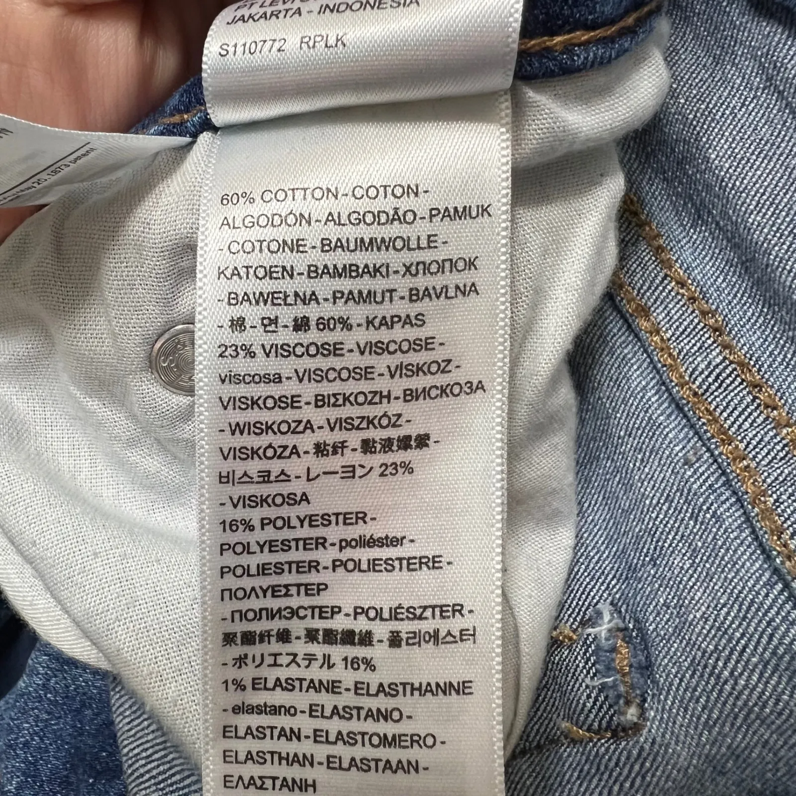 Levi's Boyfriend Jeans Women's Size 32 Light Wash Denim Relaxed Fit Casual 32x27 - Image 7