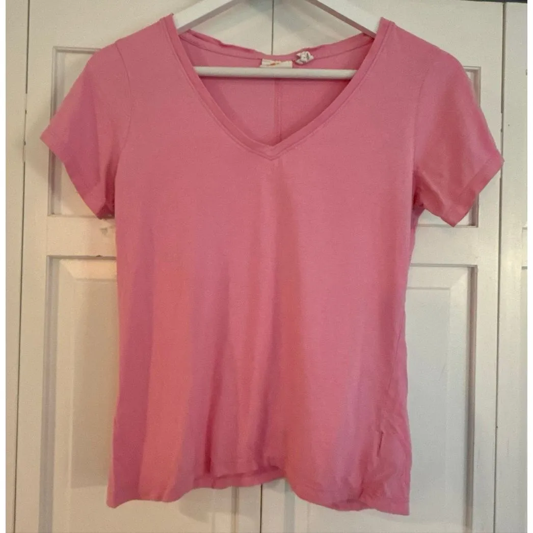 C&C pink vneck cotton tshirt size xs - Image 2