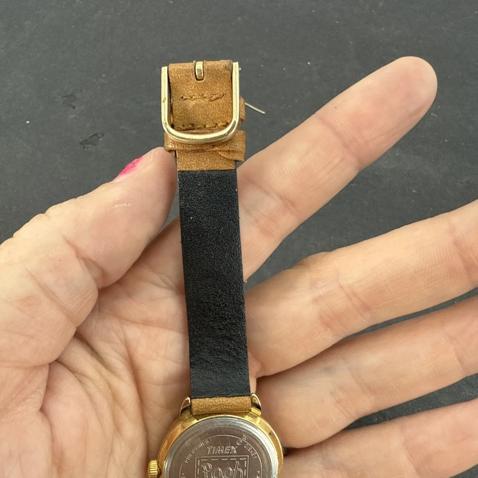 Walt Disney Winnie the Pooh Watch with Bees Timex Water Resistant Untested - Image 9