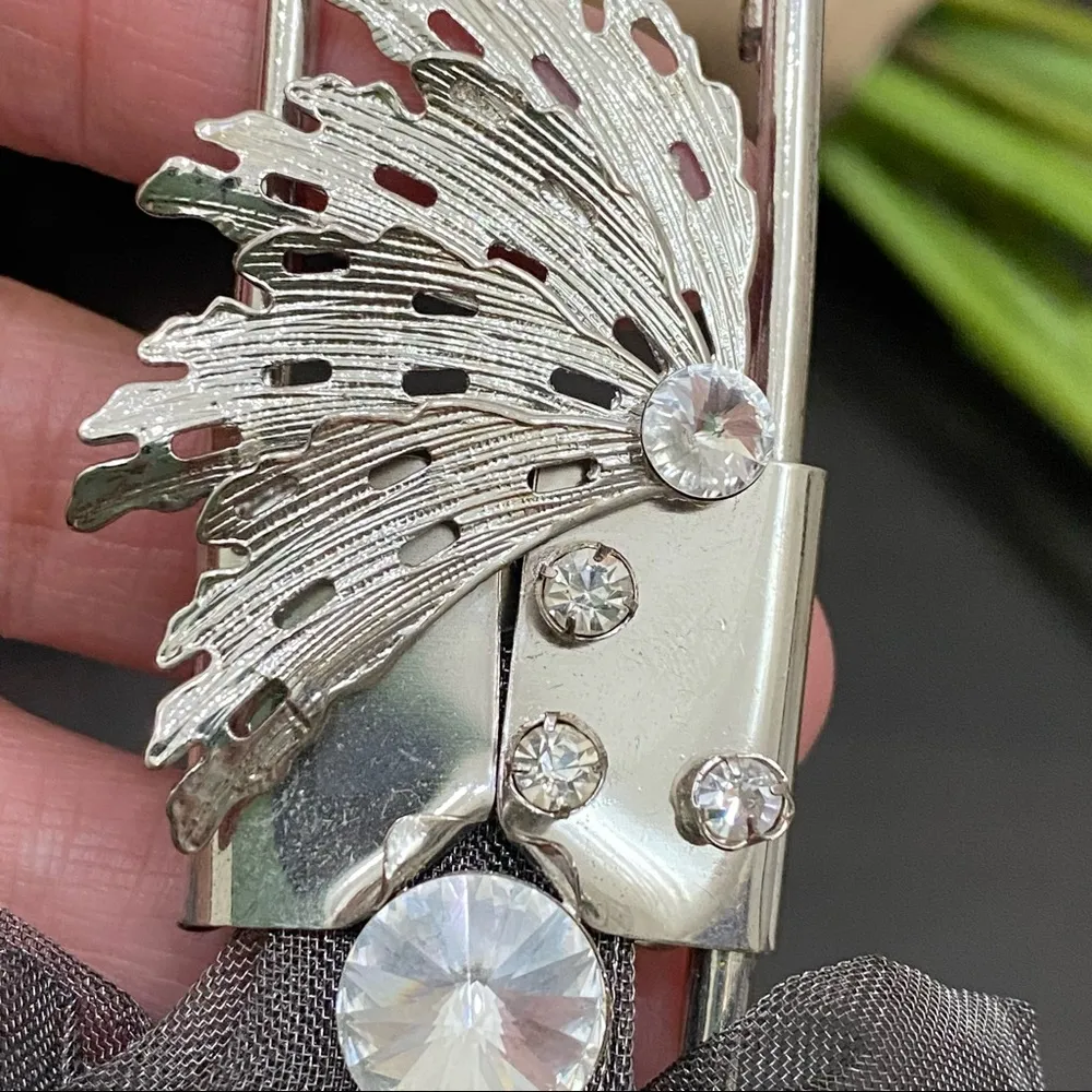 Unique Vintage Silver-tone Ruffle Mesh Safety Pin Style Brooch. New (Old Stock) - Image 8