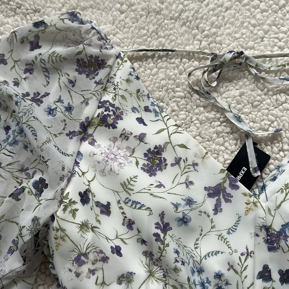 Express Floral Puff Sleeve Top - White and Purple Size S New NWT - Image 6