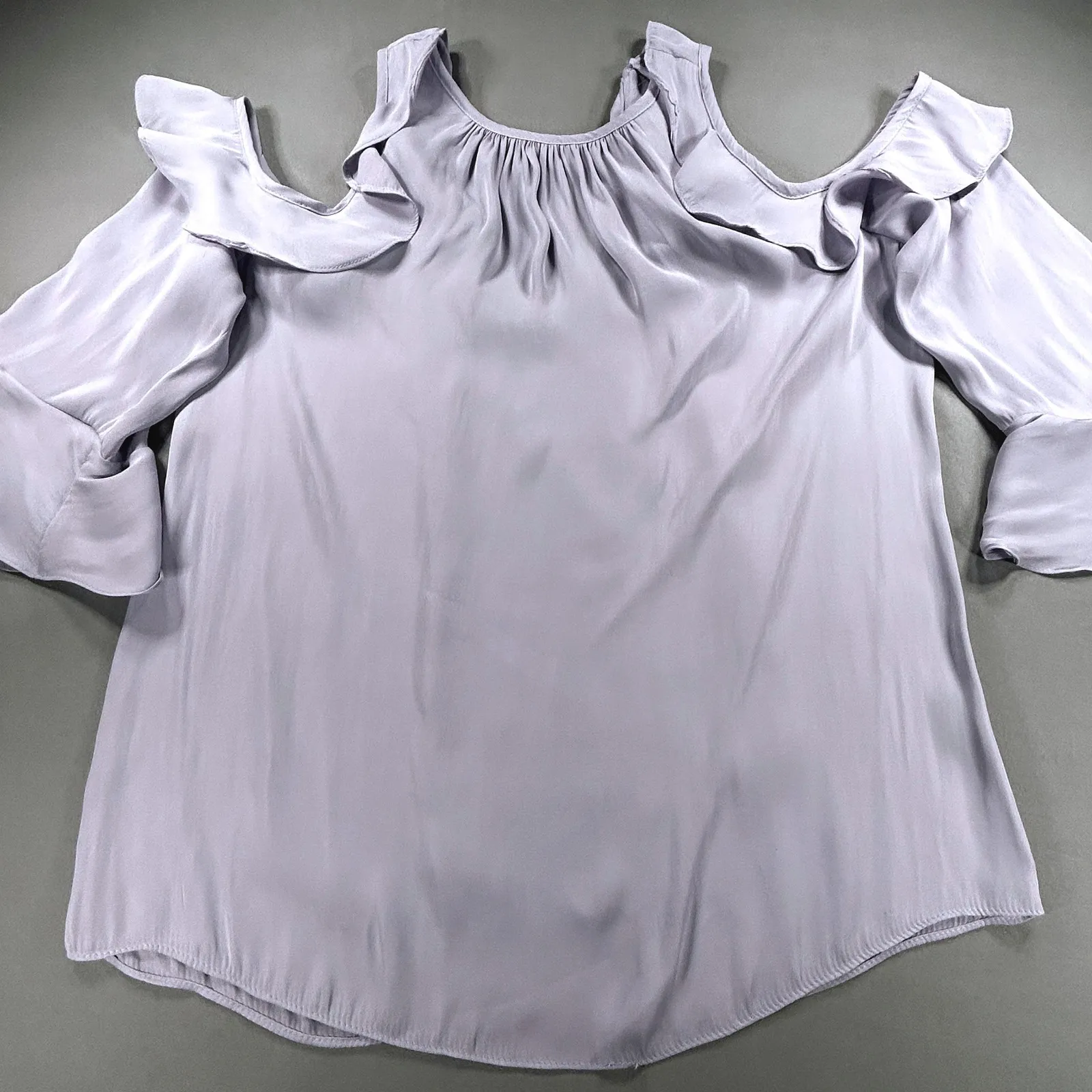 Alice & Trixie Lavender Cold Shoulder Boutique Ruffle‎ Bell Sleeve Top Small - Image 2