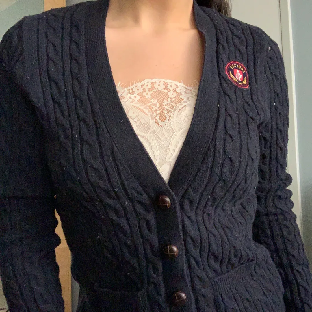 Abercrombie Cable Knit Crest Cardigan - Image 3