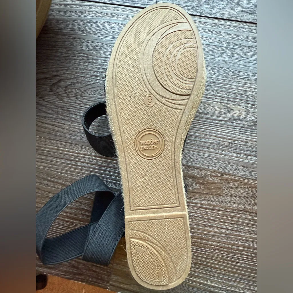 Women's Black‎ Sandals Wonder Nation size 6 - Image 4