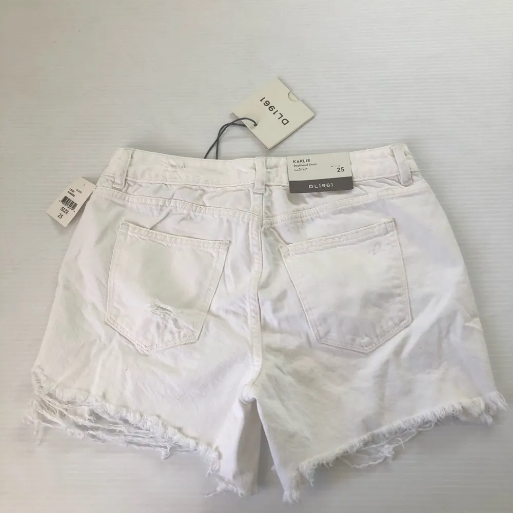 DL1961 NWT Karlie Shredded White Shorts, 25 - Image 4