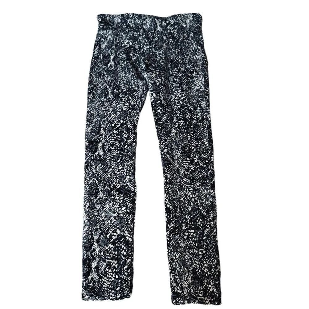 Spanx  Black and White Patterned Leggings, Medium, Like New - Image 15