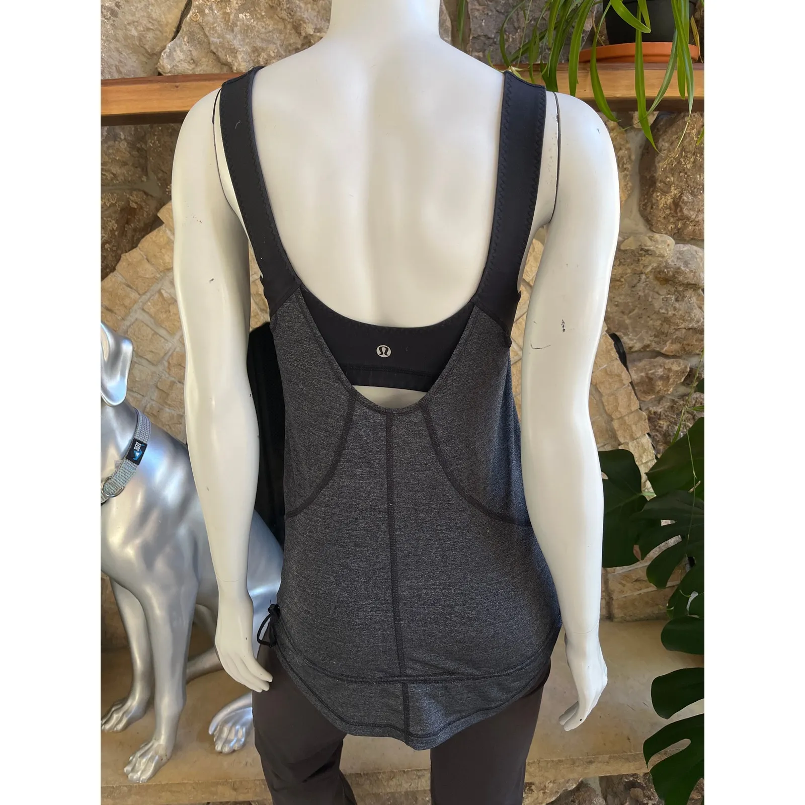 Lululemon Run For Your Life Gray Black Built In Bra Tank Top Women’s Size 6 - Image 5