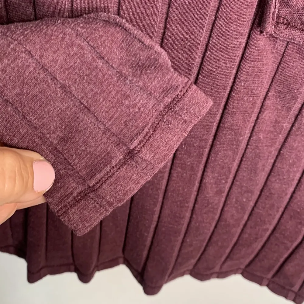 We the Free Free People In The Mix Henley Top in Magic Berry W-295 Sz M - Image 7