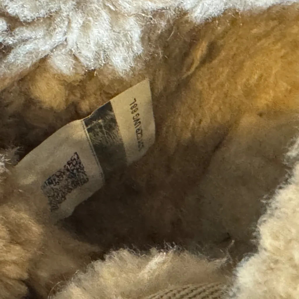 UGG Classic New Heights Lace Up - Image 7