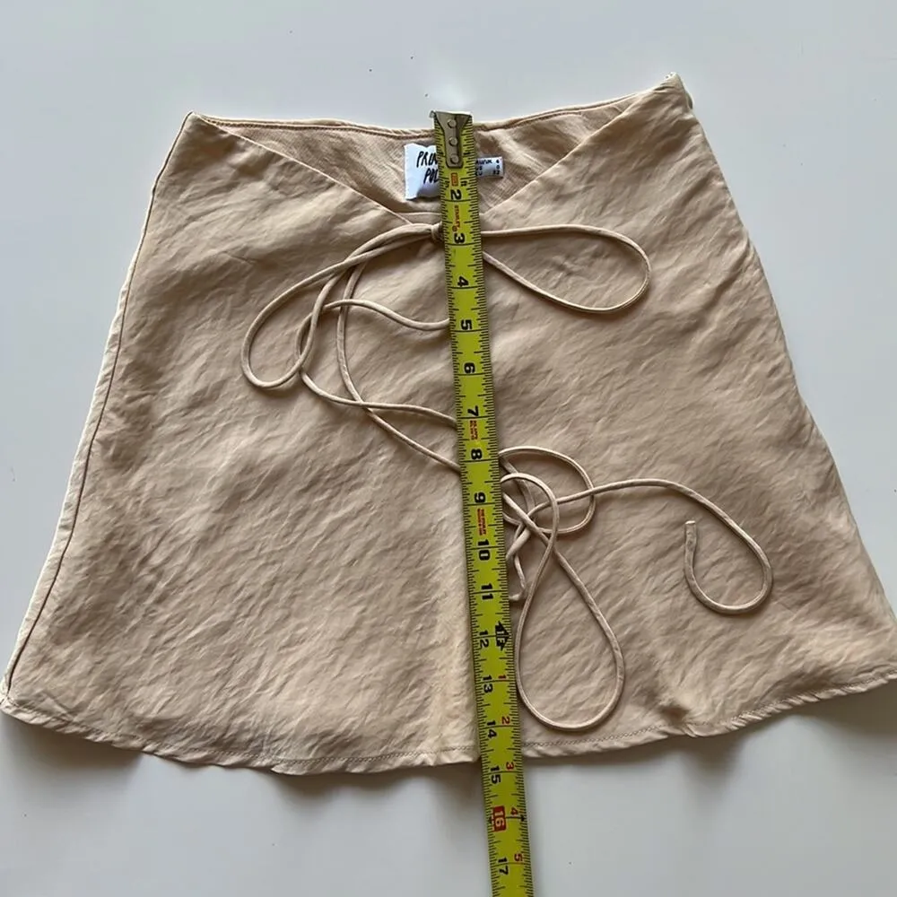 Princess  Polly Saturday Night V Waist Mini Skirt with Tie Detail in Beige - Image 4
