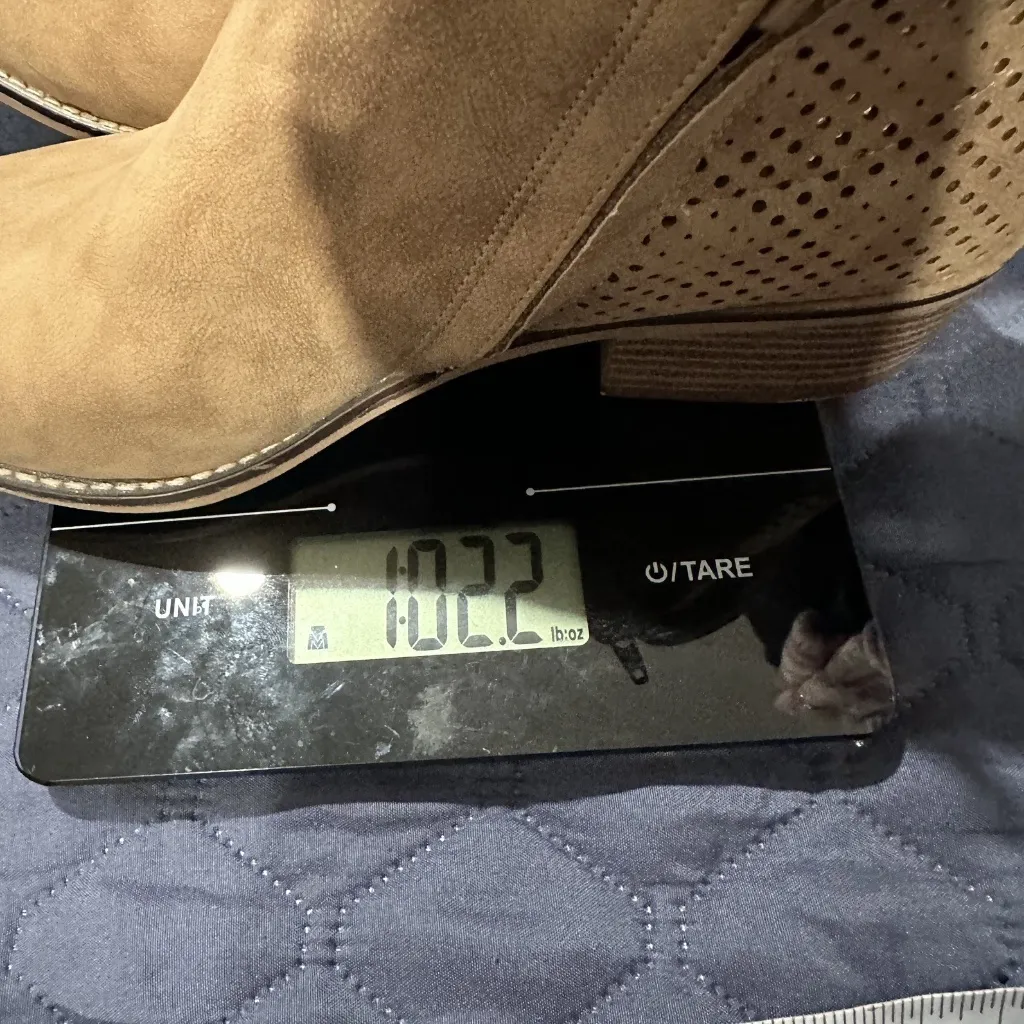 madden Women’s shoes ankle Boots heels beige tan zip up size 6.5 suede - Image 6