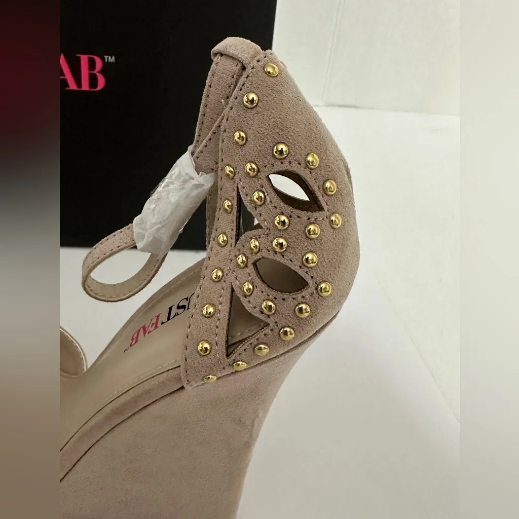 NIB JustFab Clea Nude Studded Cutout Wedge Heels Sandals Size 8.5 Platform Shoes - Image 8