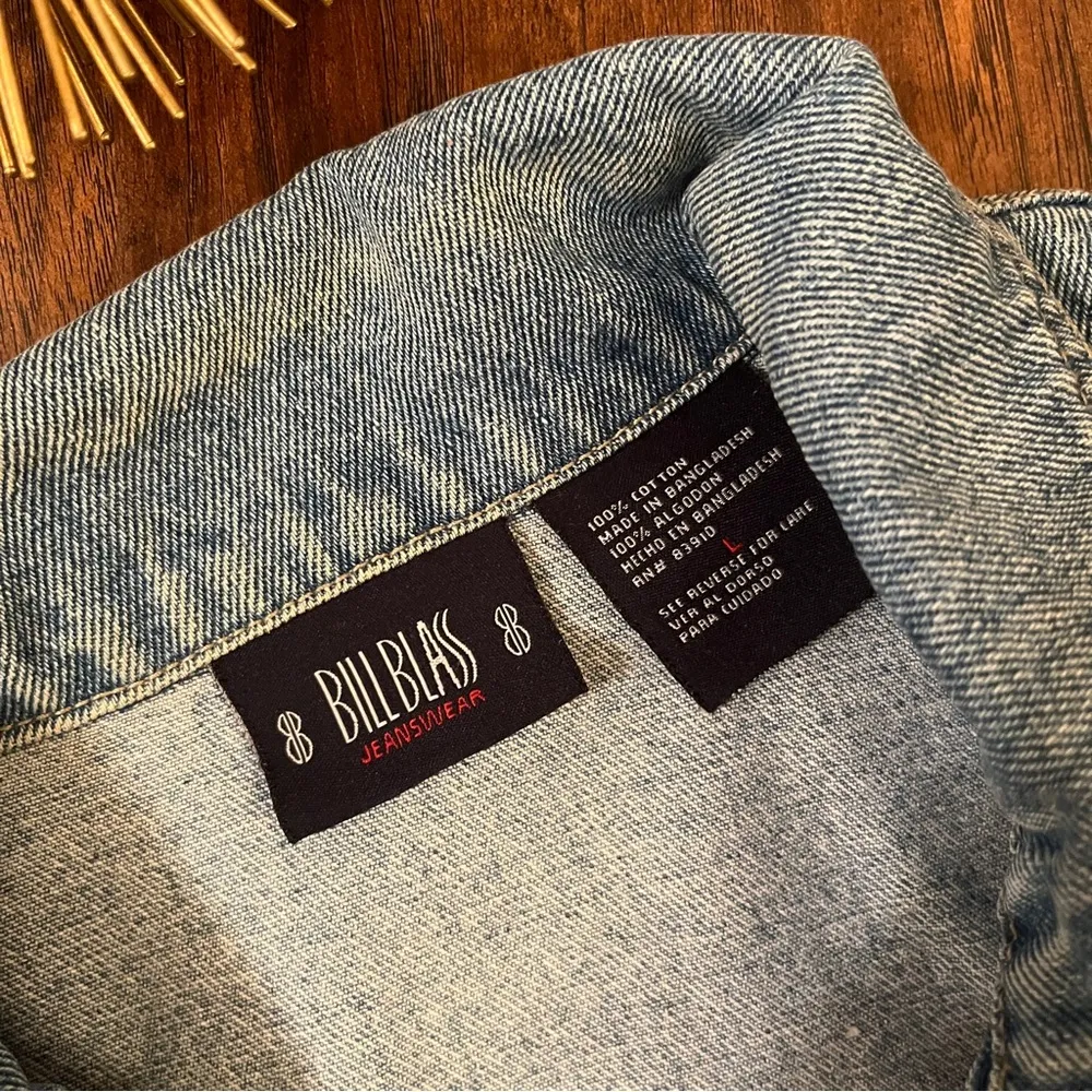 Vintage 90s Womens Light Wash Denim Jean Jacket Bill Blass Heavier Weight Large - Image 4