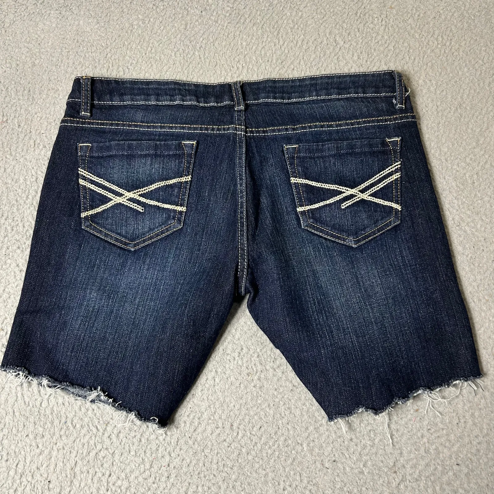 Aeropostale Denim Shorts Womens 9/10 Blue Mid Rise Cutoff‎ Jean Shorts - Image 2