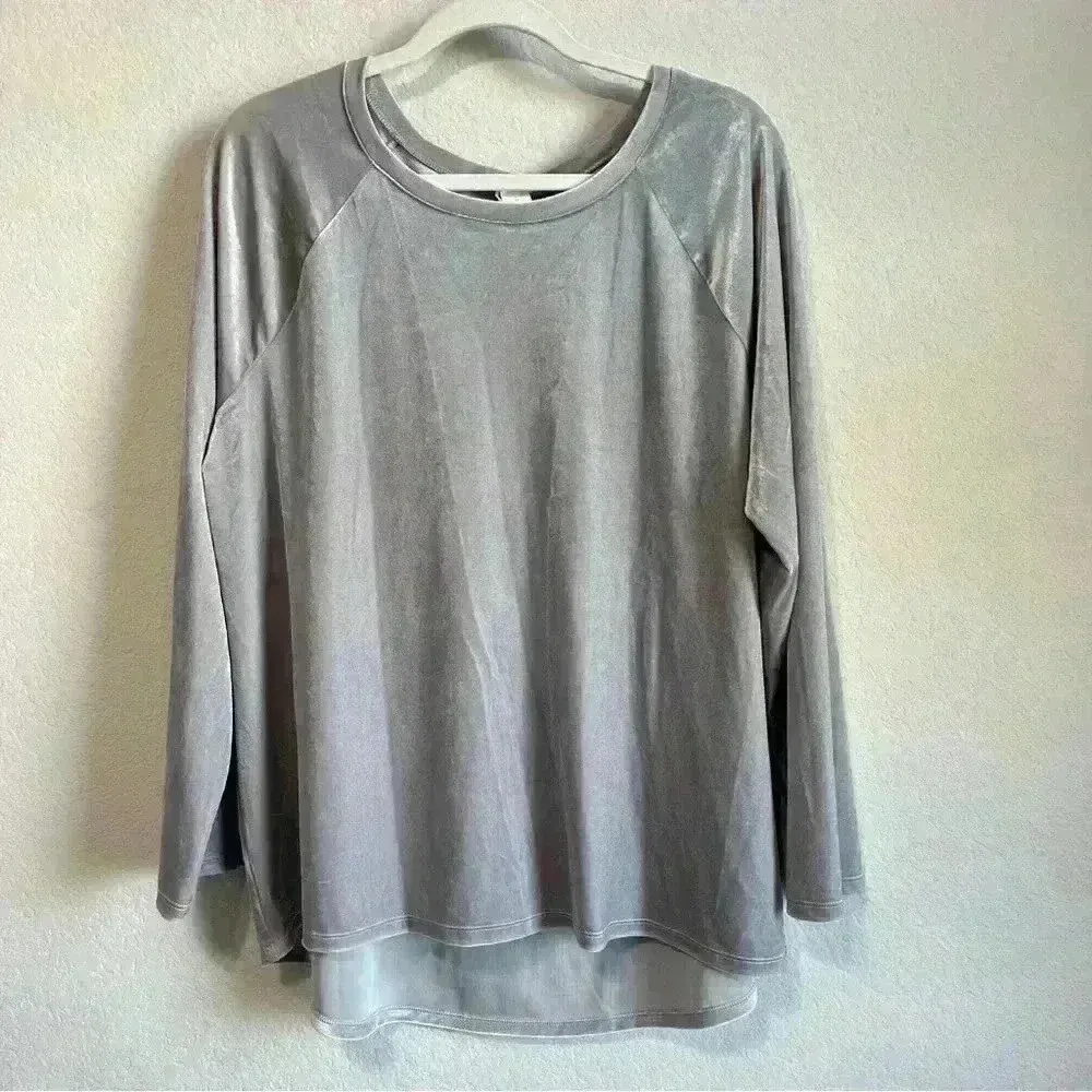 LOFT‎ Lounge Women’s Gray Velvet Pullover Top Size L - Image 5