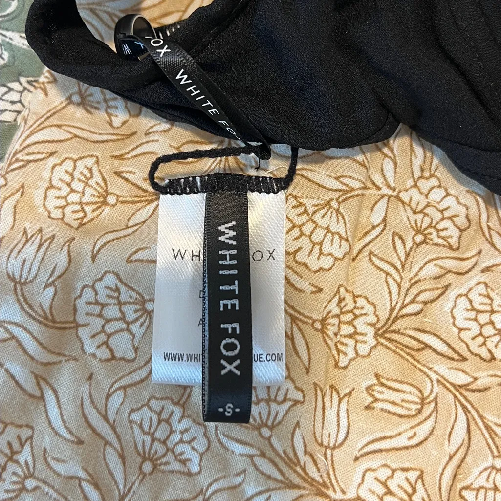 NWT White Fox Boutique Sheer Perfection Long Sleeve Underwire Crop Black Small - Image 6