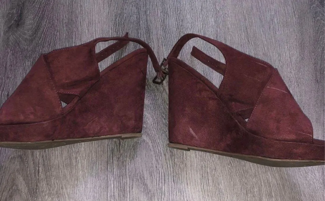 Maroon Wedge Heel Size 8 - Image 3