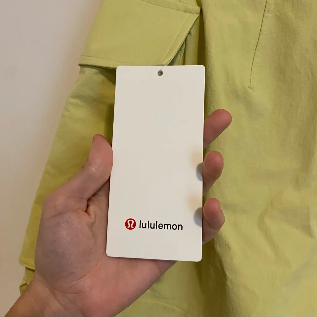 NWT Lululemon Relaxed Fit SHR Cargo Short size 6 - Image 9